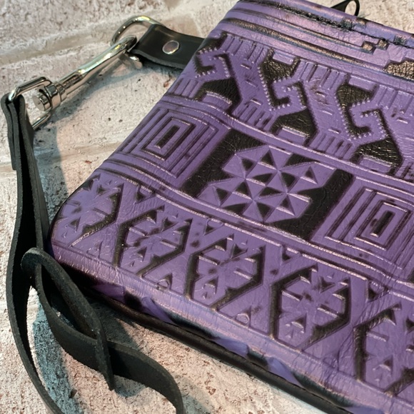 Cowhide Wristlet purple and black Aztec pattern with zipper and detachable strap - Picture 13 of 14